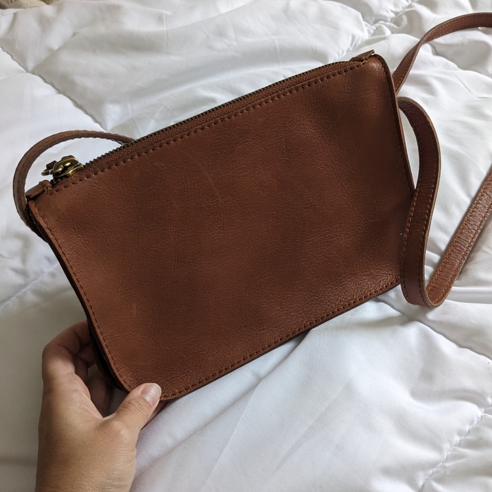Madewell Simple Crossbody Bag - Picture 3 of 5